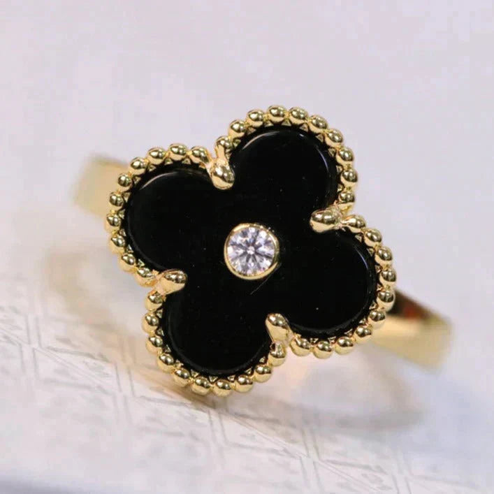 Miro CLOVER ONYX RING GOLD DIAMOND