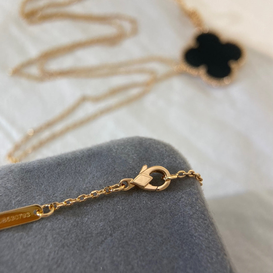 Miro CLOVER 25MM NECKLACE GOLD ONYX