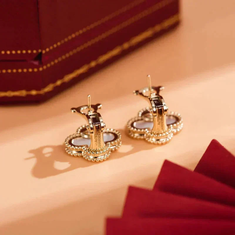 Miro CLOVER MEDIUM 1 MOTIFS WHITE MOP STUD EARRINGS