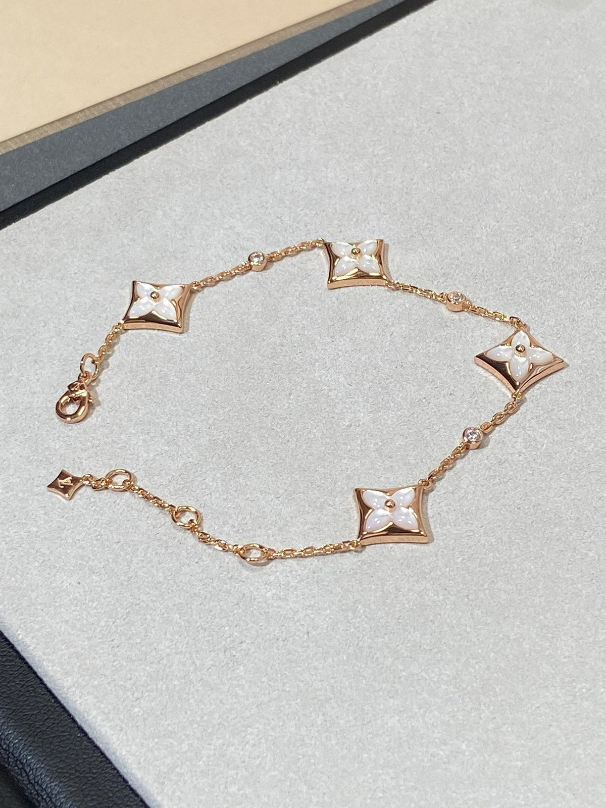 Miro STAR 4 MOTIF MOP DIAMOND PINK GOLD BRACELET