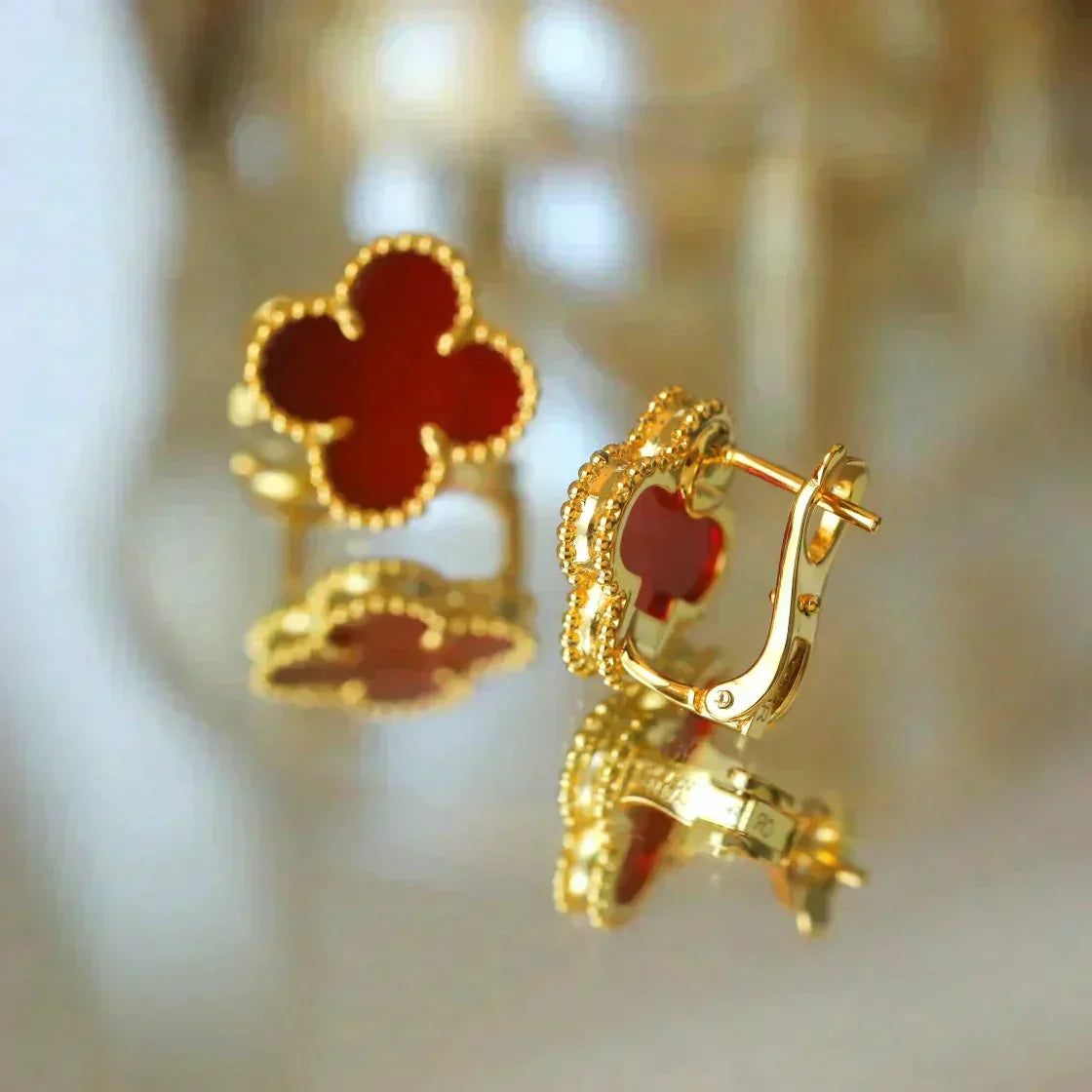 Miro CLOVER MEDIUM 1 MOTIFS CARNELIAN EARRINGS