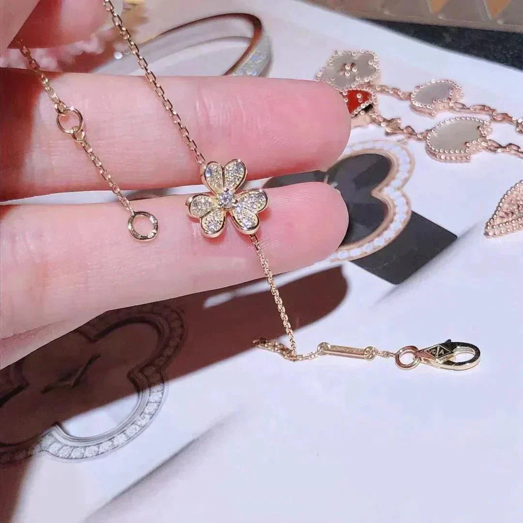 Miro FRIVOLE GOLD FLOWER DIAMOND BRACELET