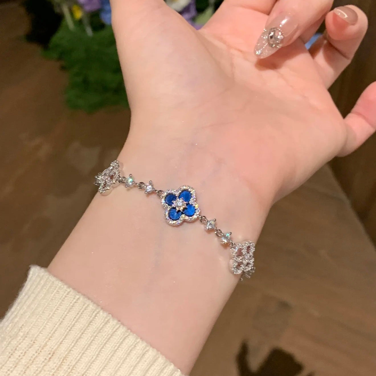 Miro CLOVER 5 MOTIF PINK BLUE RED WHITE BRACELET