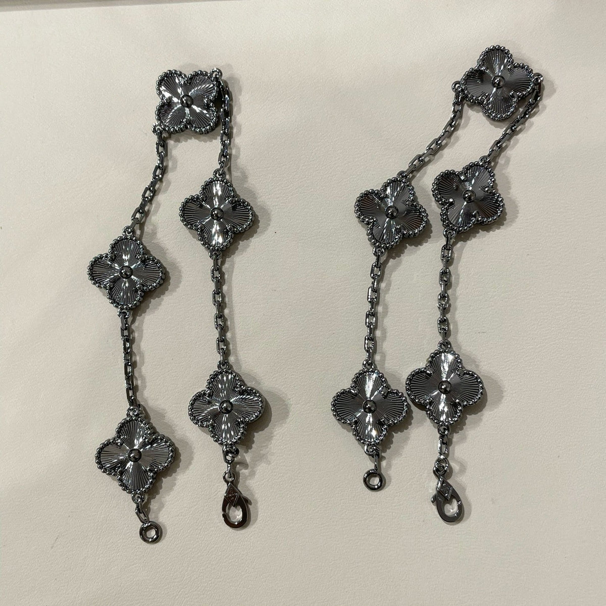 [Miro ]New CLOVER 5 MOTIF BLACK BRACELET