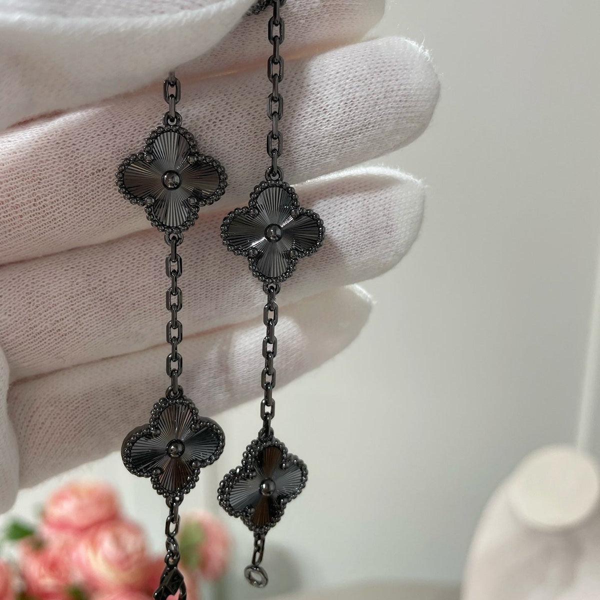 [Miro ]New CLOVER 5 MOTIF BLACK BRACELET