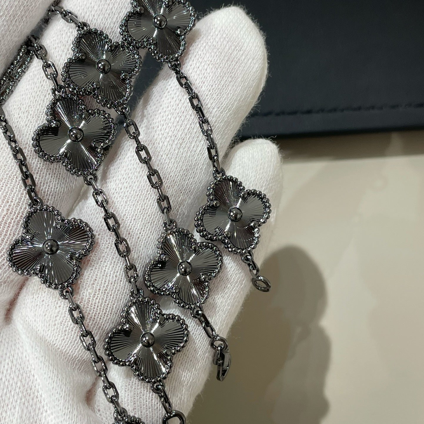 [Miro ]New CLOVER 5 MOTIF BLACK BRACELET
