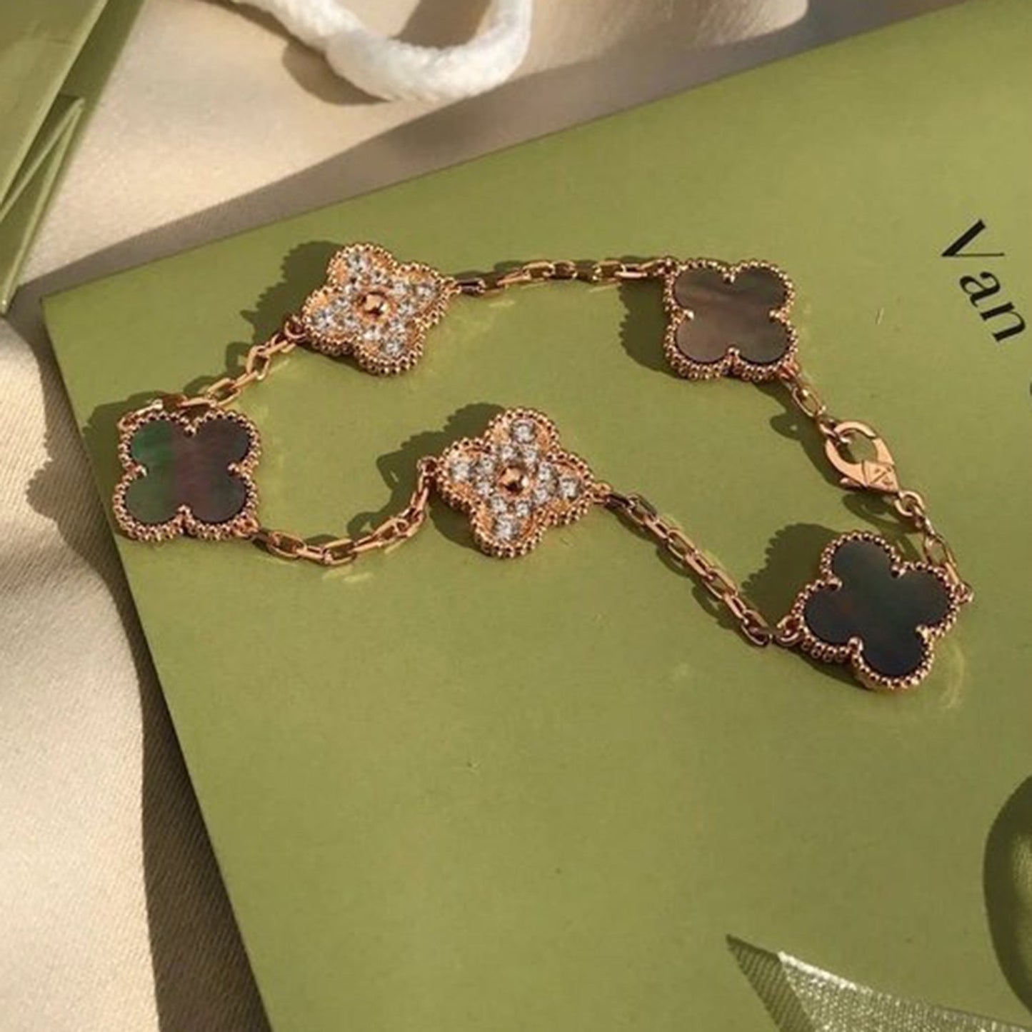 [Miro ]New CLOVER 5 MOTIF GRAY MOP BRACELET COLLECTION