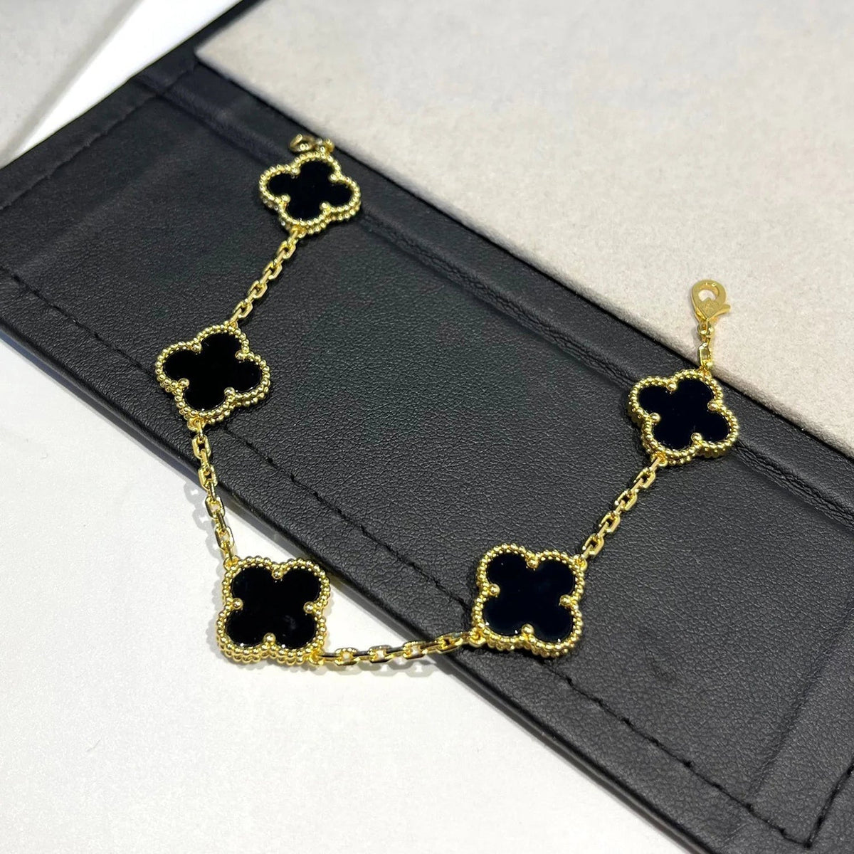 [Miro ]New CLOVER 5 MOTIF ONYXS BRACELET COLLECTION