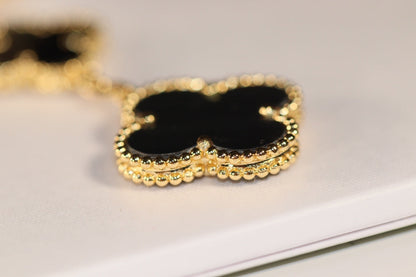 Miro CLOVER EARRINGS GOLD ONYX MOP 3 MOTIF