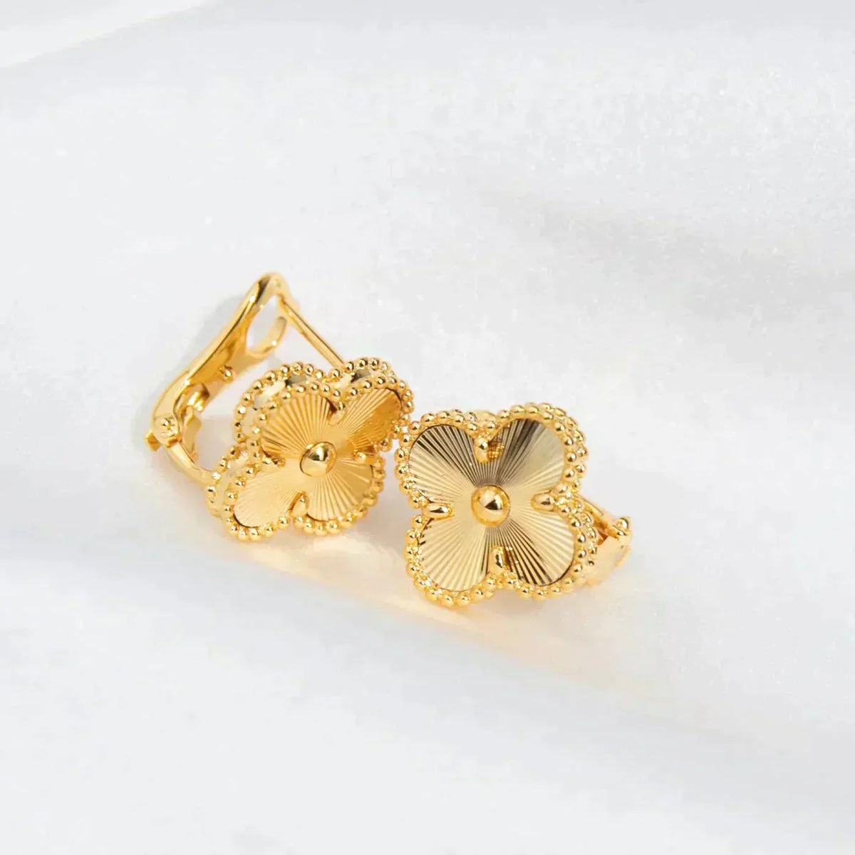 Miro CLOVER MEDIUM 1 MOTIFS LASER EARRINGS