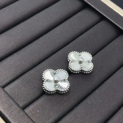 Miro CLOVER MINI 9.5MM LASER EARRINGS