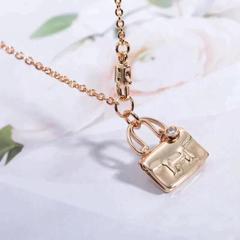 Miro AMULETTE PEDANT ROSE GOLD NECKLACE
