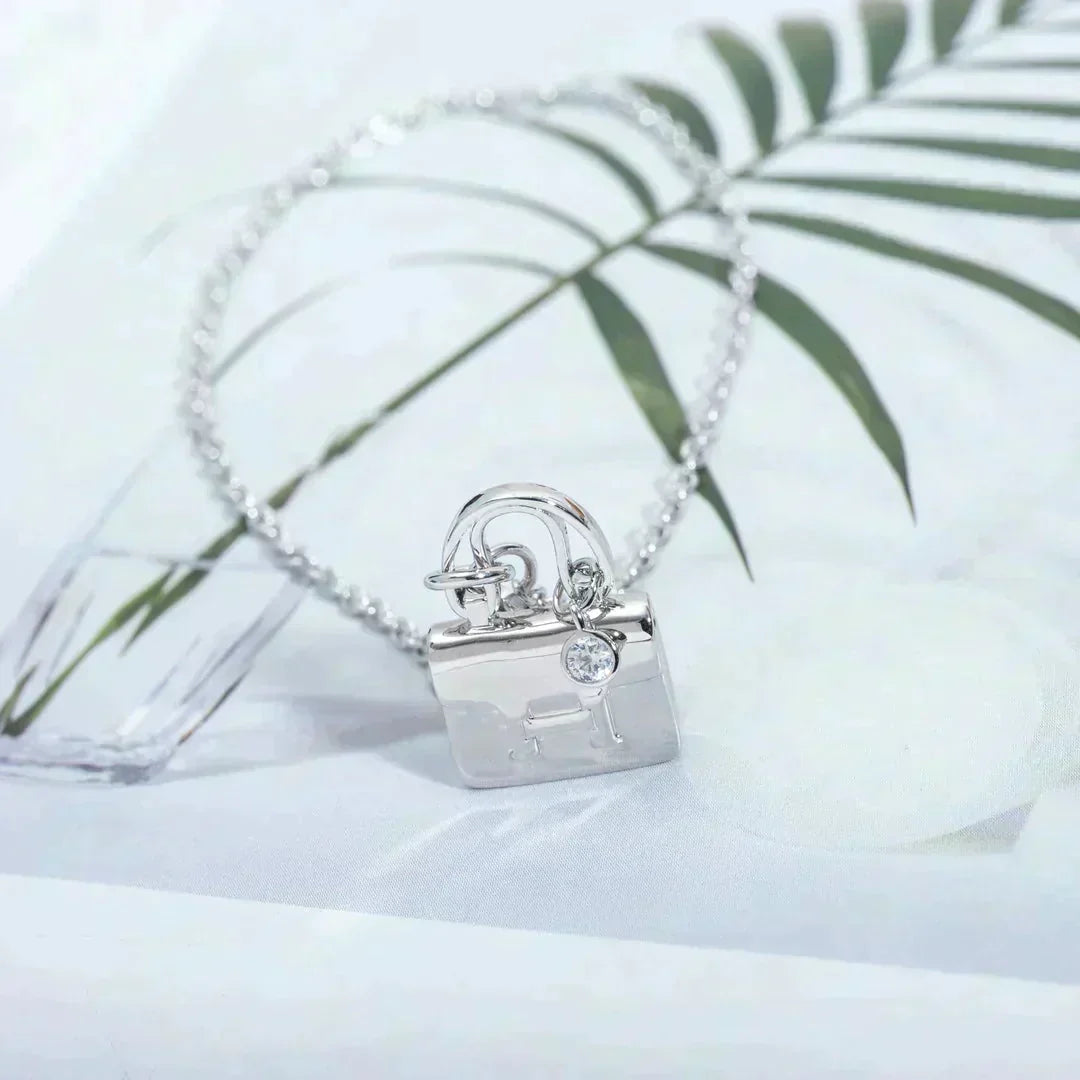 Miro AMULETTE PEDANT SILVER NECKLACE