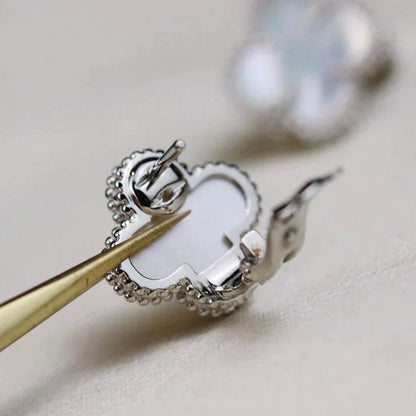 Miro CLOVER MEDIUM 1 MOTIFS  WHITE MOP EARRINGS SILVER