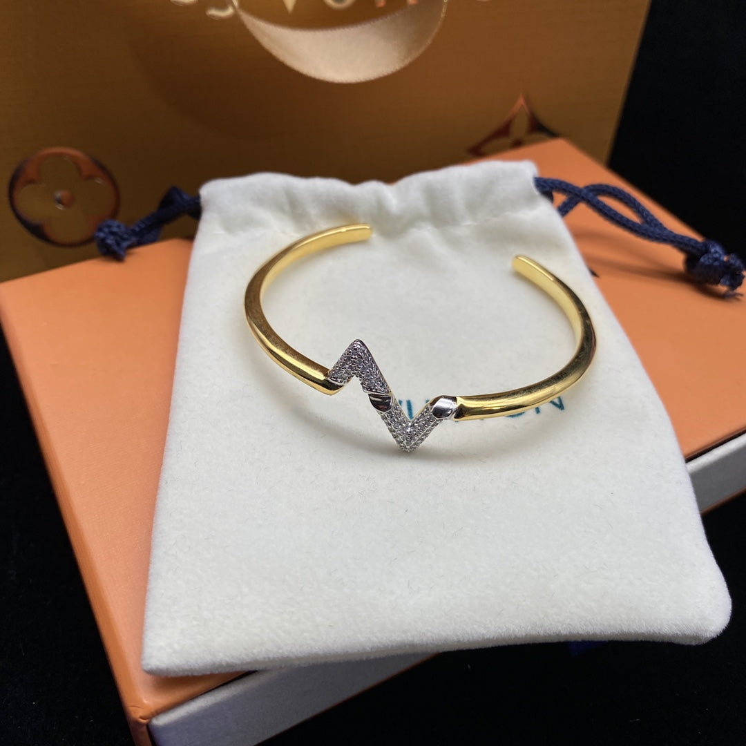 Miro VOLTE UPSITE DOWN DIAMOND GOLD OPEN BRACELET