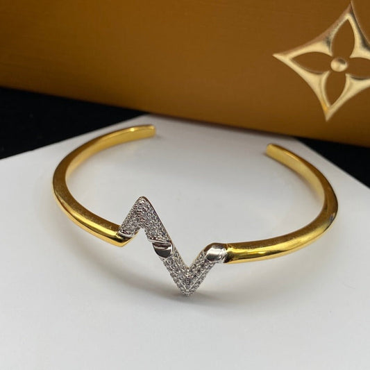 Miro VOLTE UPSITE DOWN DIAMOND GOLD OPEN BRACELET