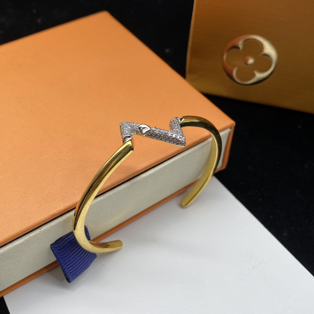 Miro VOLTE UPSITE DOWN DIAMOND GOLD OPEN BRACELET