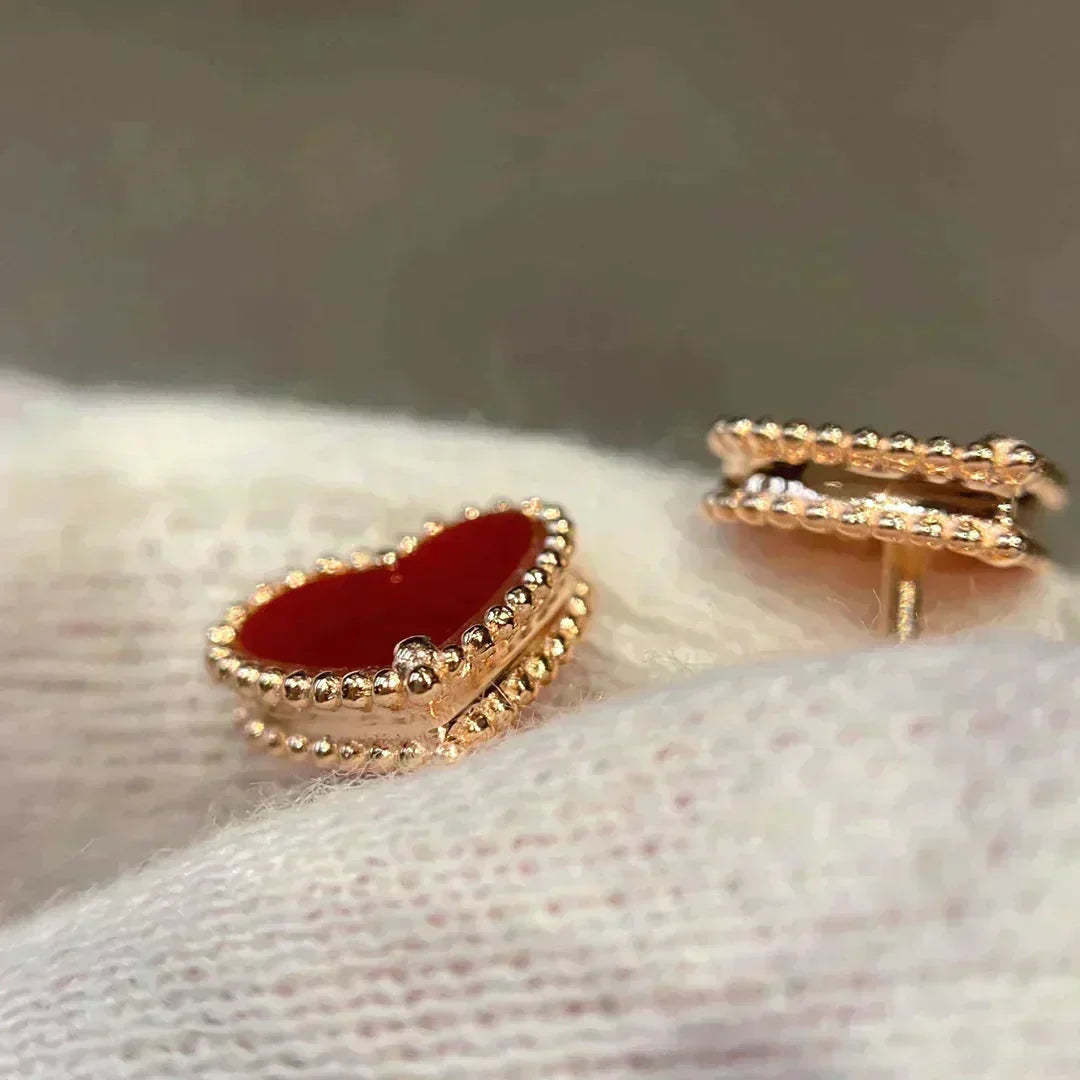 Miro HEART CARNELIAN STUD EARRINGS