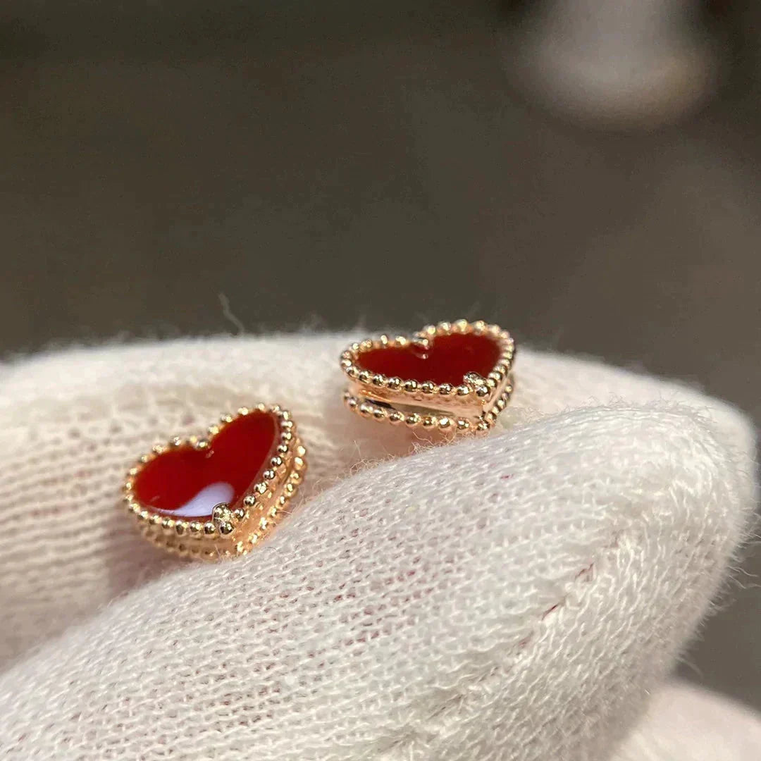 Miro HEART CARNELIAN STUD EARRINGS