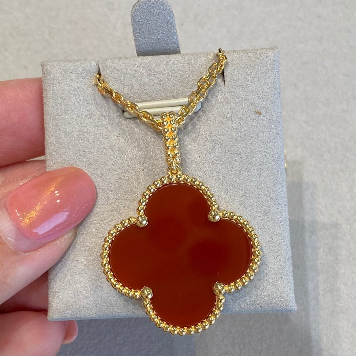 Miro CLOVER 25MM NECKLACE GOLD CARNELIAN