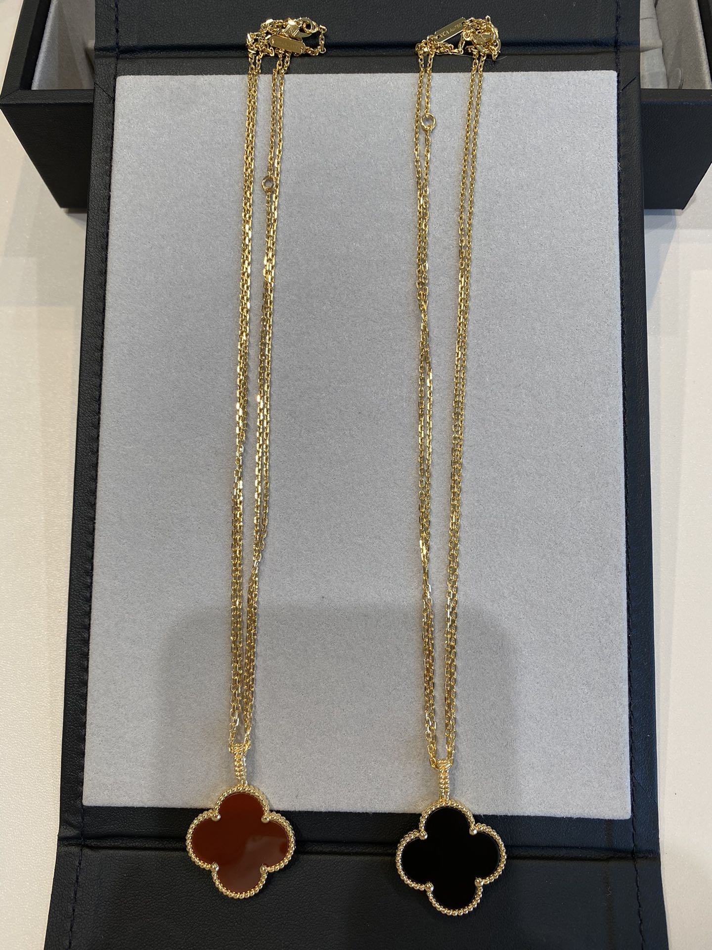 Miro CLOVER 25MM NECKLACE GOLD CARNELIAN