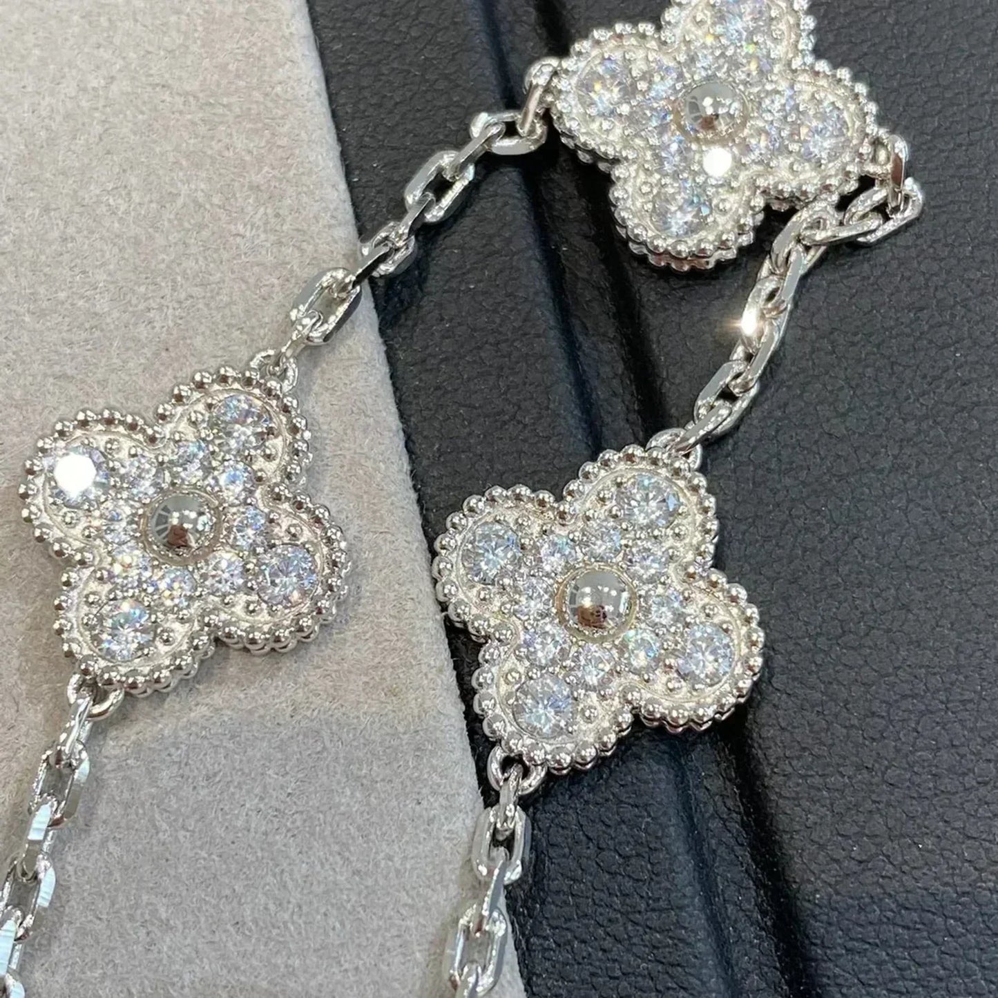 [Miro ] New  CLOVER 5 MOTIF FULL DIAMOND BRACELET COLLECTION