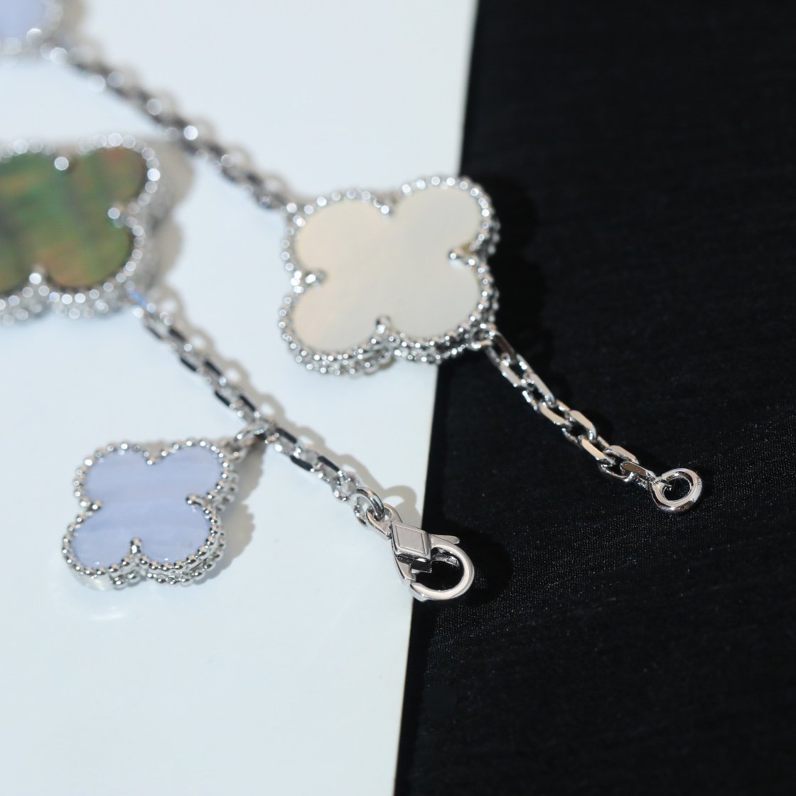 Miro CLOVER BRACELET 5 MOTIFS MOP CHALCEDONY SILVER