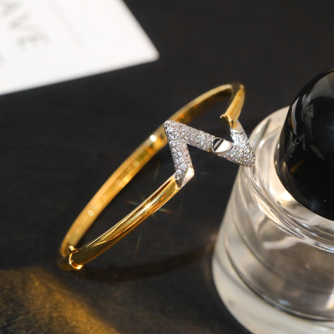 Miro VOLTE UPSITE DOWN GOLD DIAMOND BRACELET