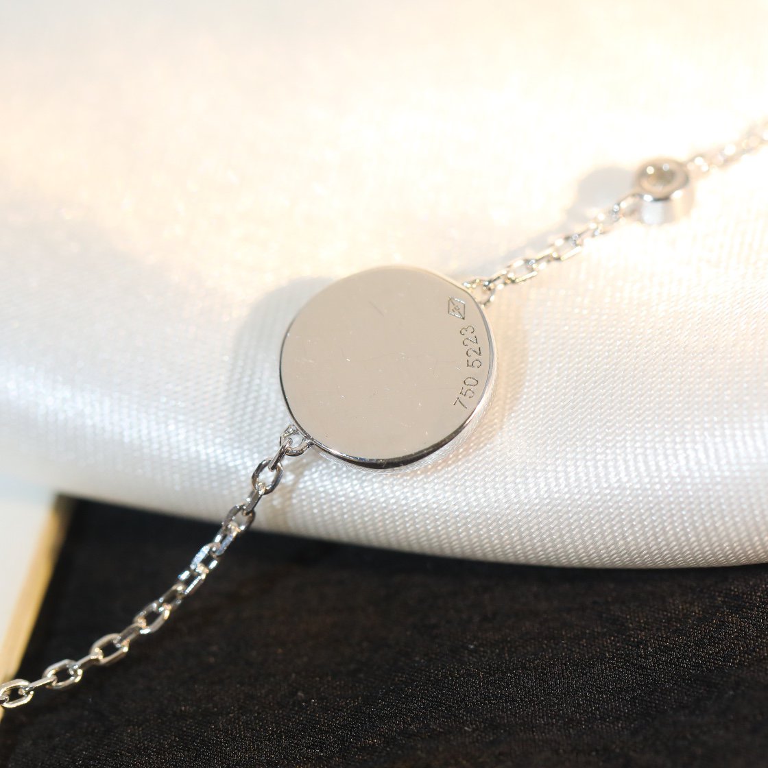 Miro SUN MOTIF PINK MOP SILVER BRACELET