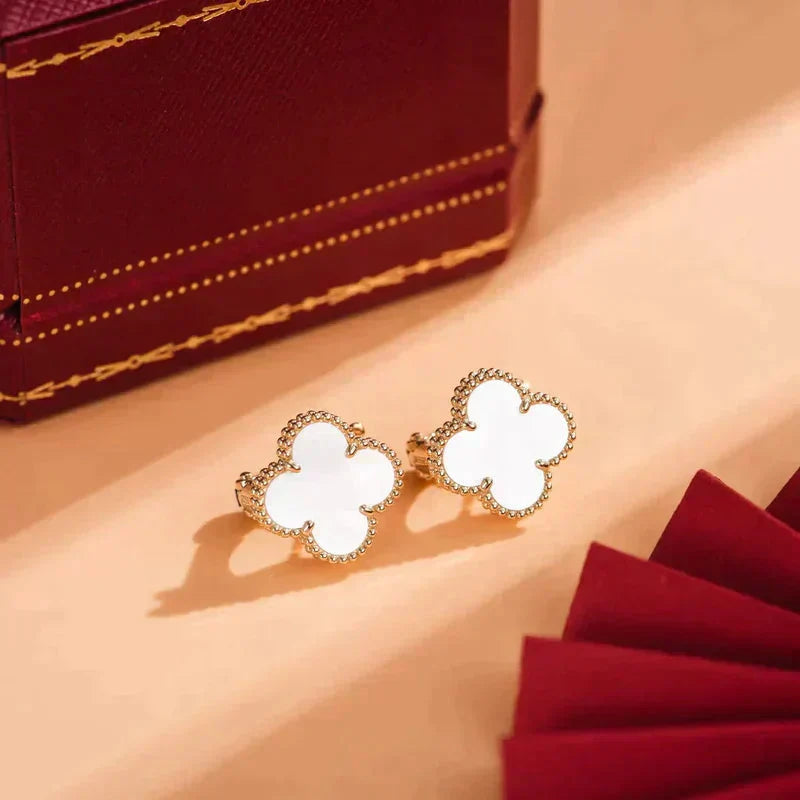 Miro CLOVER MEDIUM 1 MOTIFS  WHITE MOP STUD EARRINGS