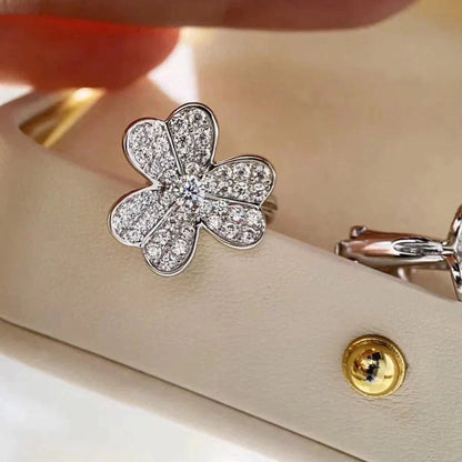 Miro CLOVER COMOS DIAMOND EARRINGS SILVER