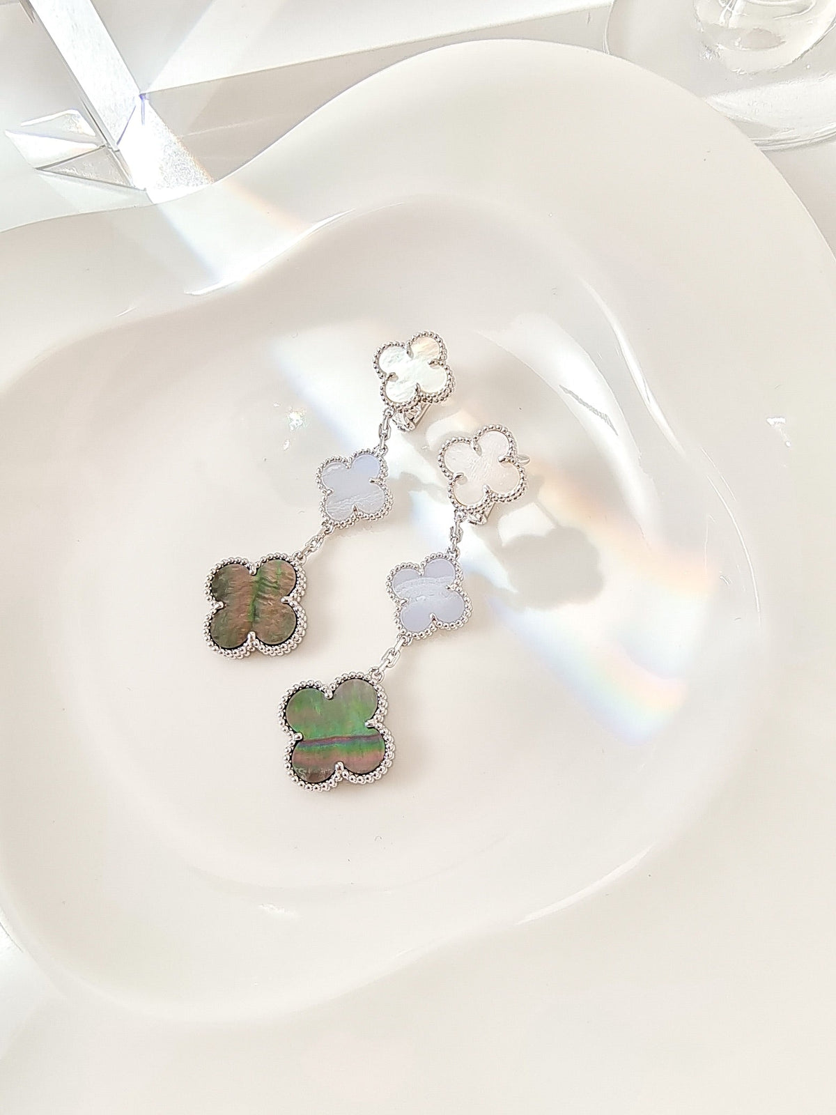 Miro CLOVER 3 MOTIFS CHALCEDONY DARK MOP SILVER EARRINGS