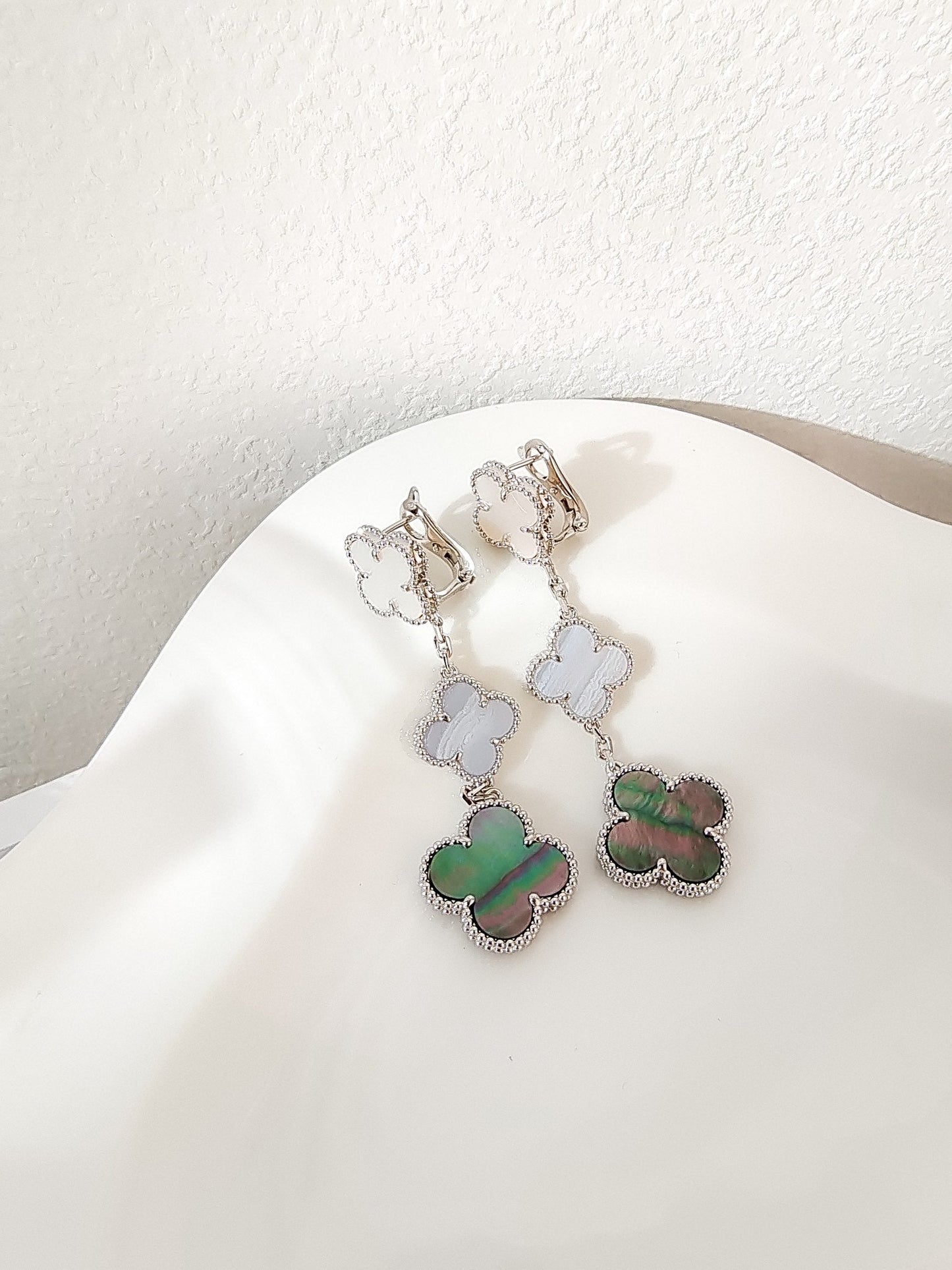 Miro CLOVER 3 MOTIFS CHALCEDONY DARK MOP SILVER EARRINGS
