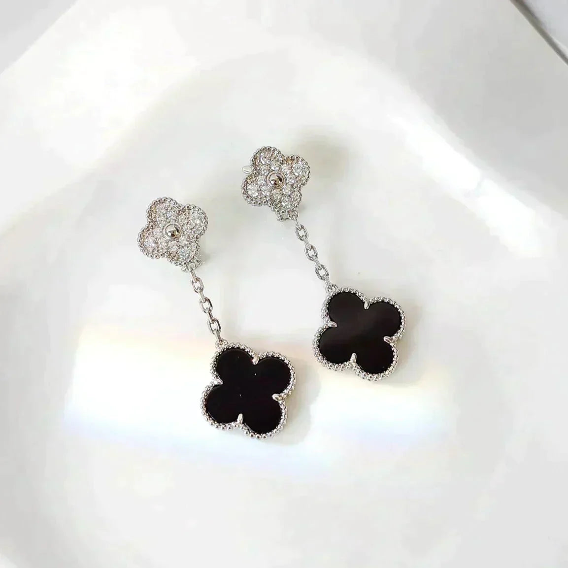 Miro CLOVER 2 MOTIFS  DIAMOND ONYX EARRINGS SILVER