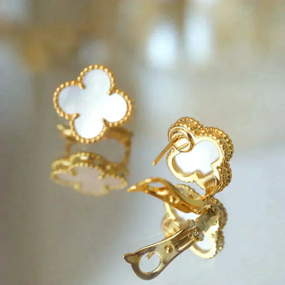 Miro CLOVER MEDIUM 1 MOTIFS  WHITE MOP STUD EARRINGS