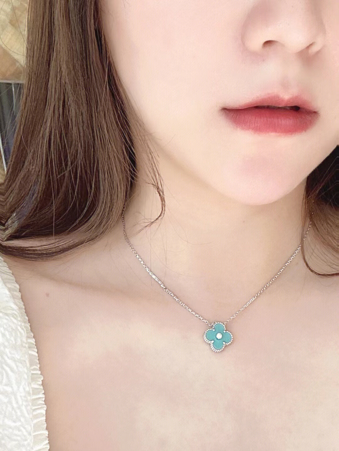 Miro CLOVER 1 DIAMOND LIGHT BLUE SILVER NECKLACE