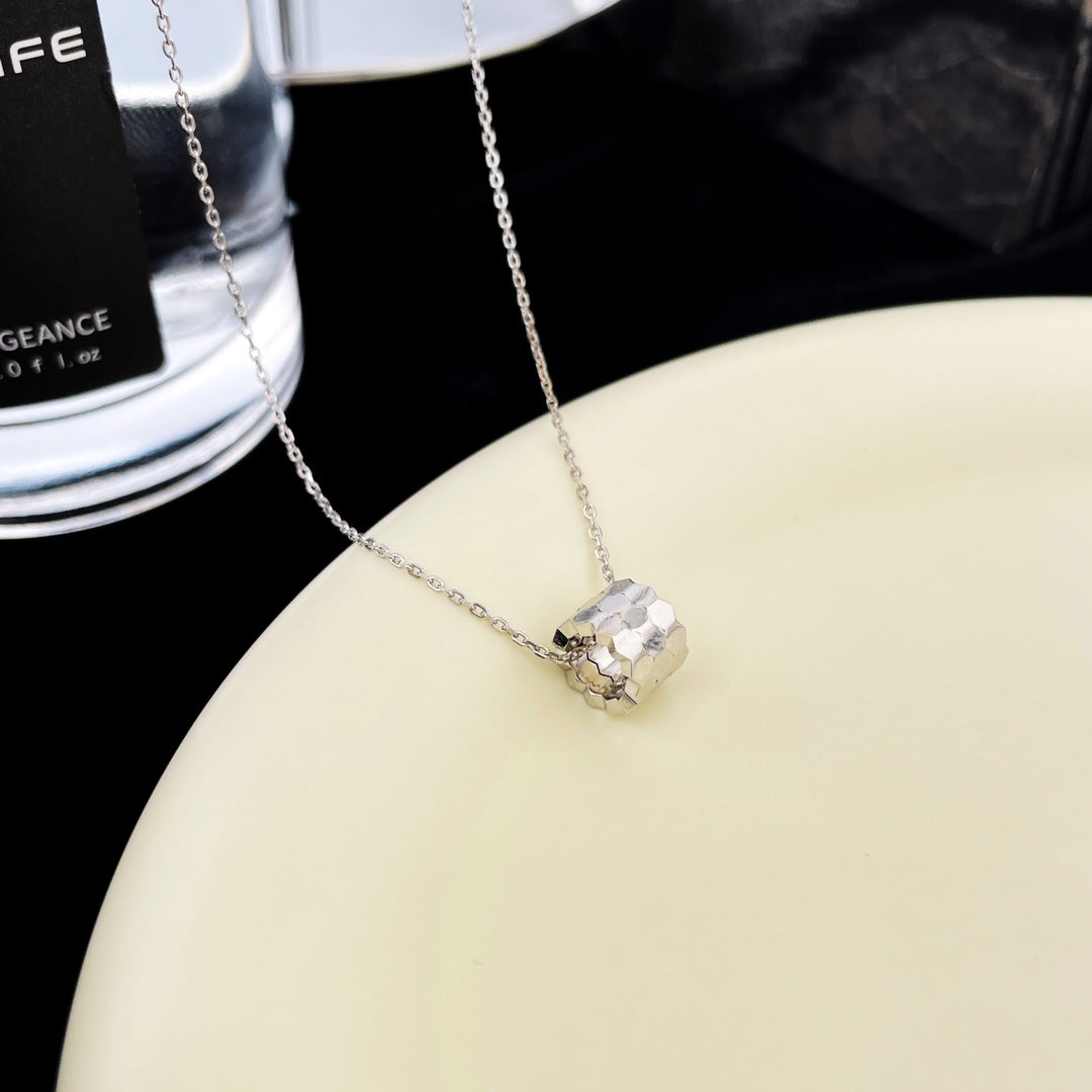 Miro BEE MINI PEDANT DIAMOND NECKLACE