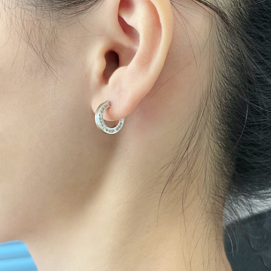 Miro LOVE DIAMOND EARRINGS