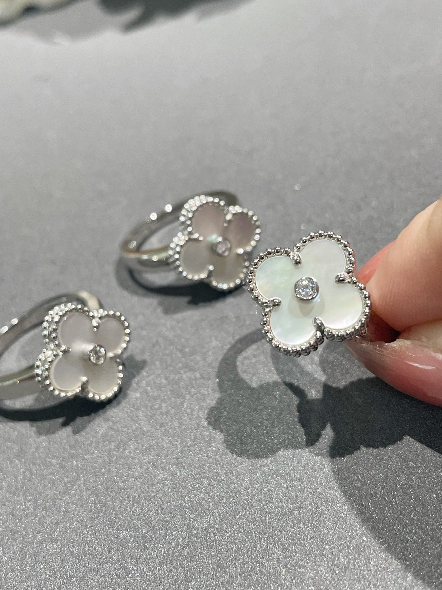 Miro CLOVER SILVER MOP DIAMOND RING