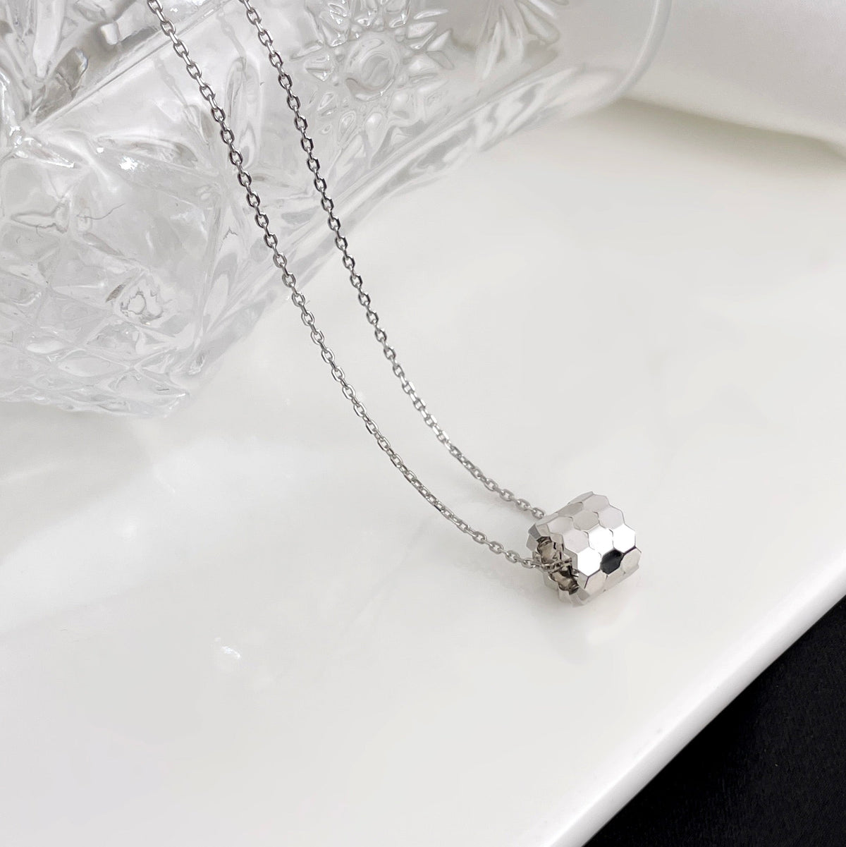 Miro BEE MINI NECKLACE