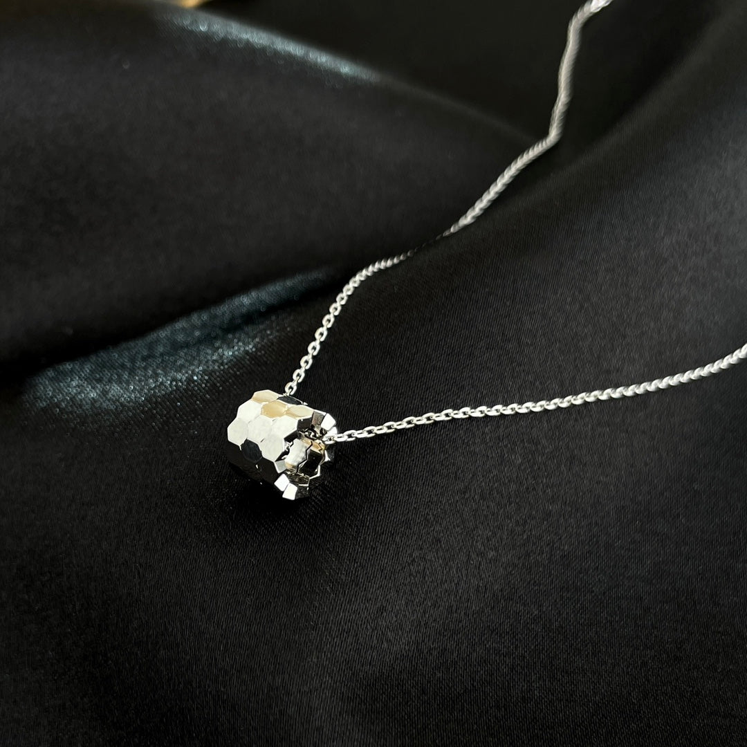 Miro BEE MINI NECKLACE