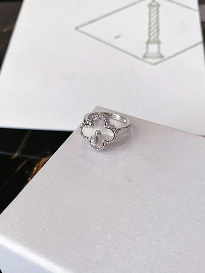 Miro CLOVER SILVER RING