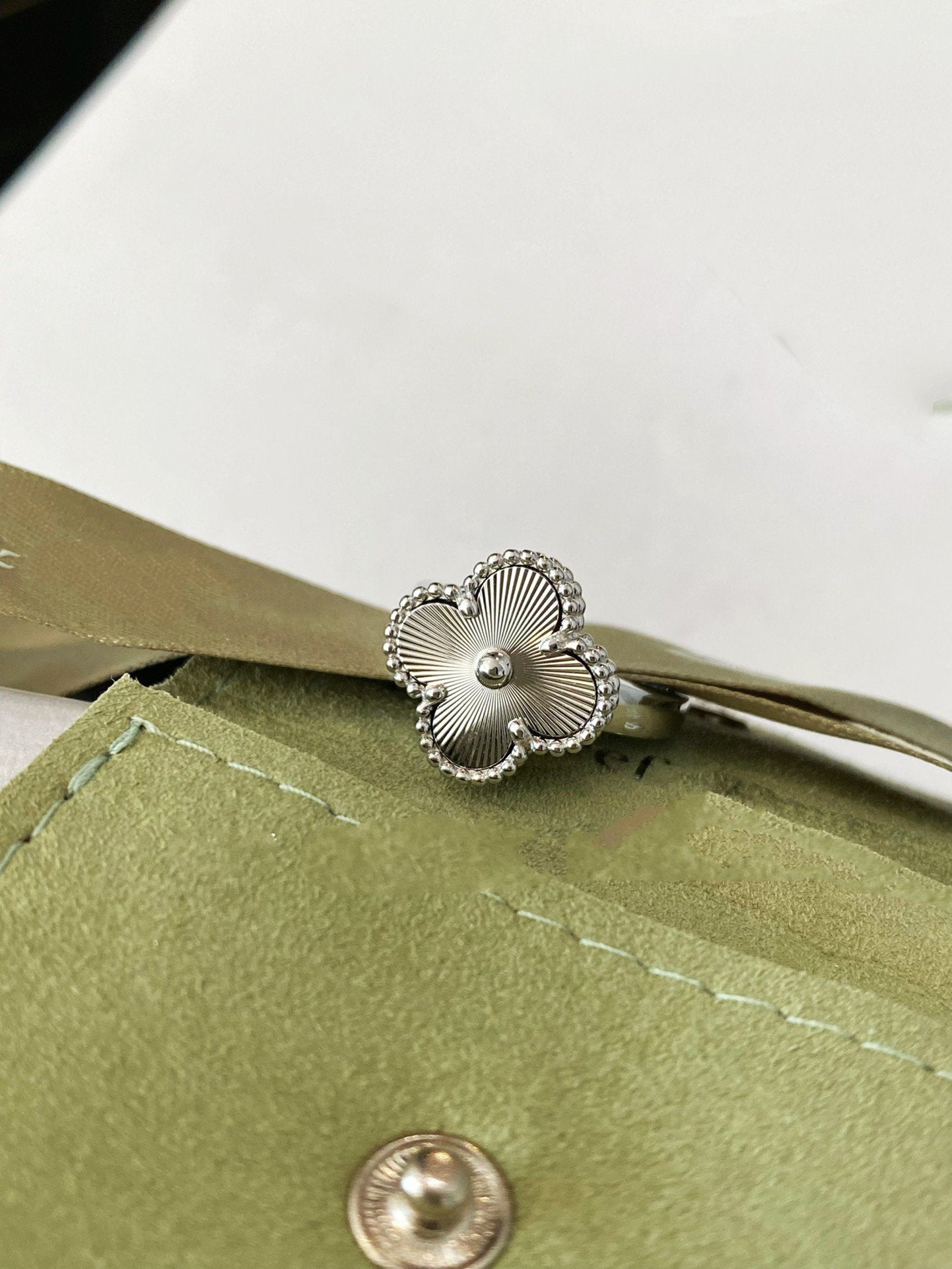 Miro CLOVER SILVER RING