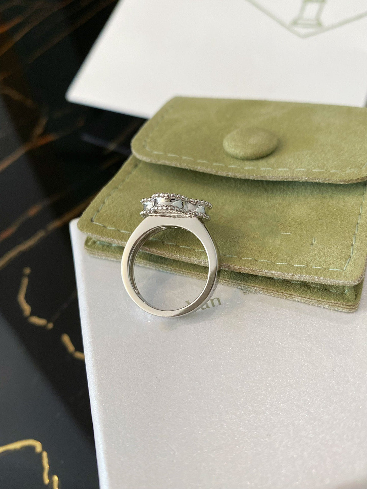 Miro CLOVER SILVER RING
