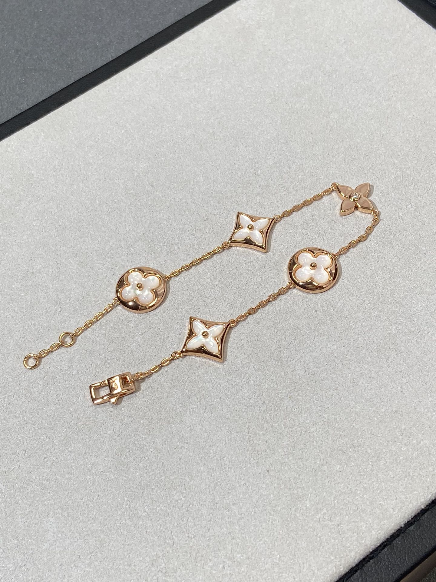 Miro STAR AND SUN 5 MOTIF MOP PINK GOLD BRACELET