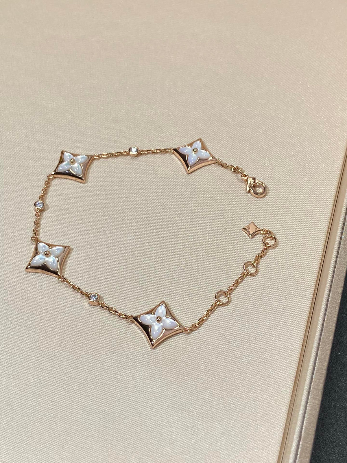Miro STAR 4 MOTIF MOP DIAMOND PINK GOLD BRACELET