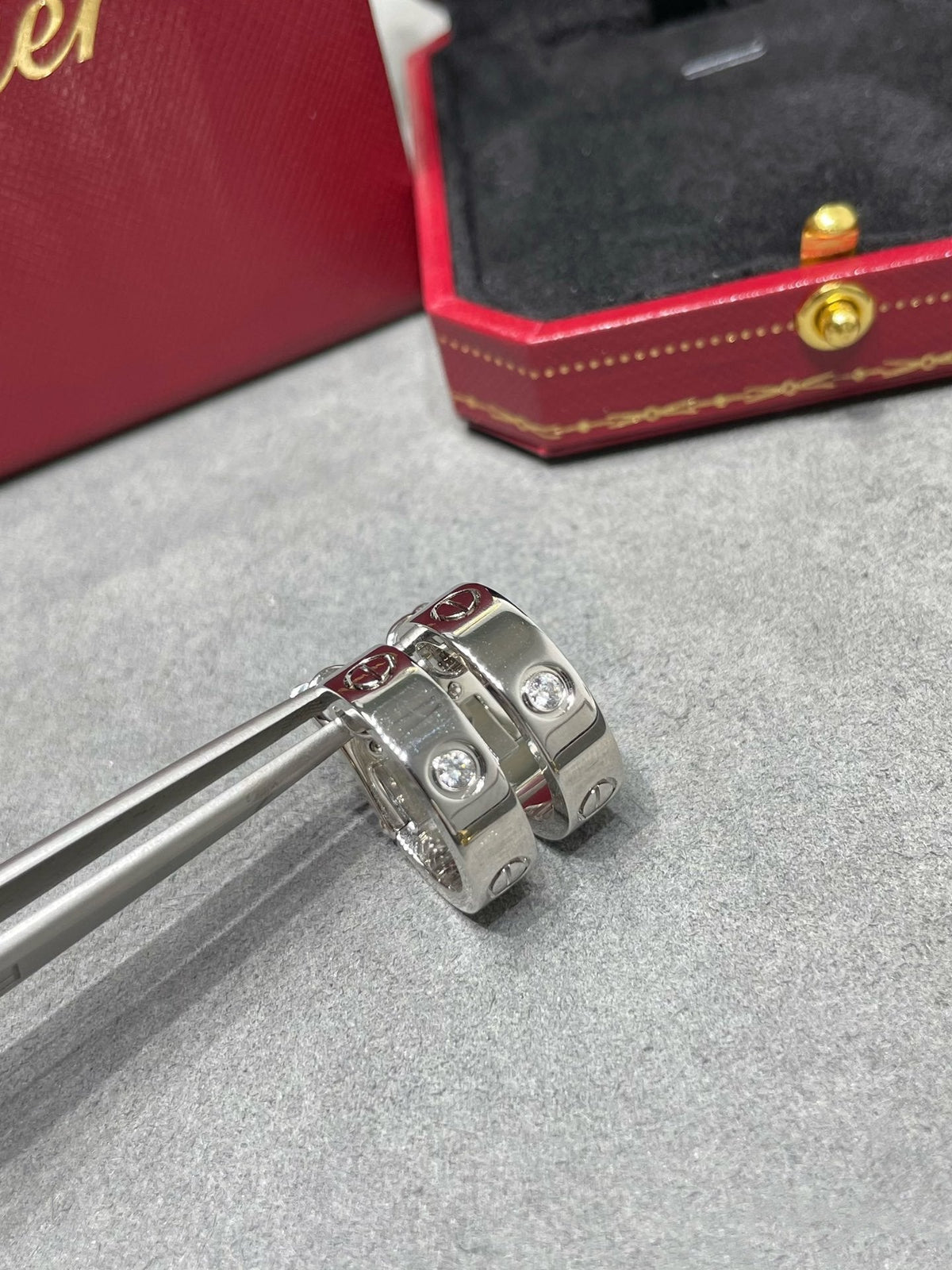 Miro LOVE 5.5MM 1 DIAMOND EARRINGS