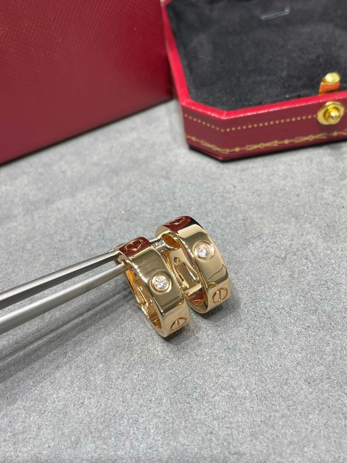 Miro LOVE 5.5MM 1 DIAMOND EARRINGS
