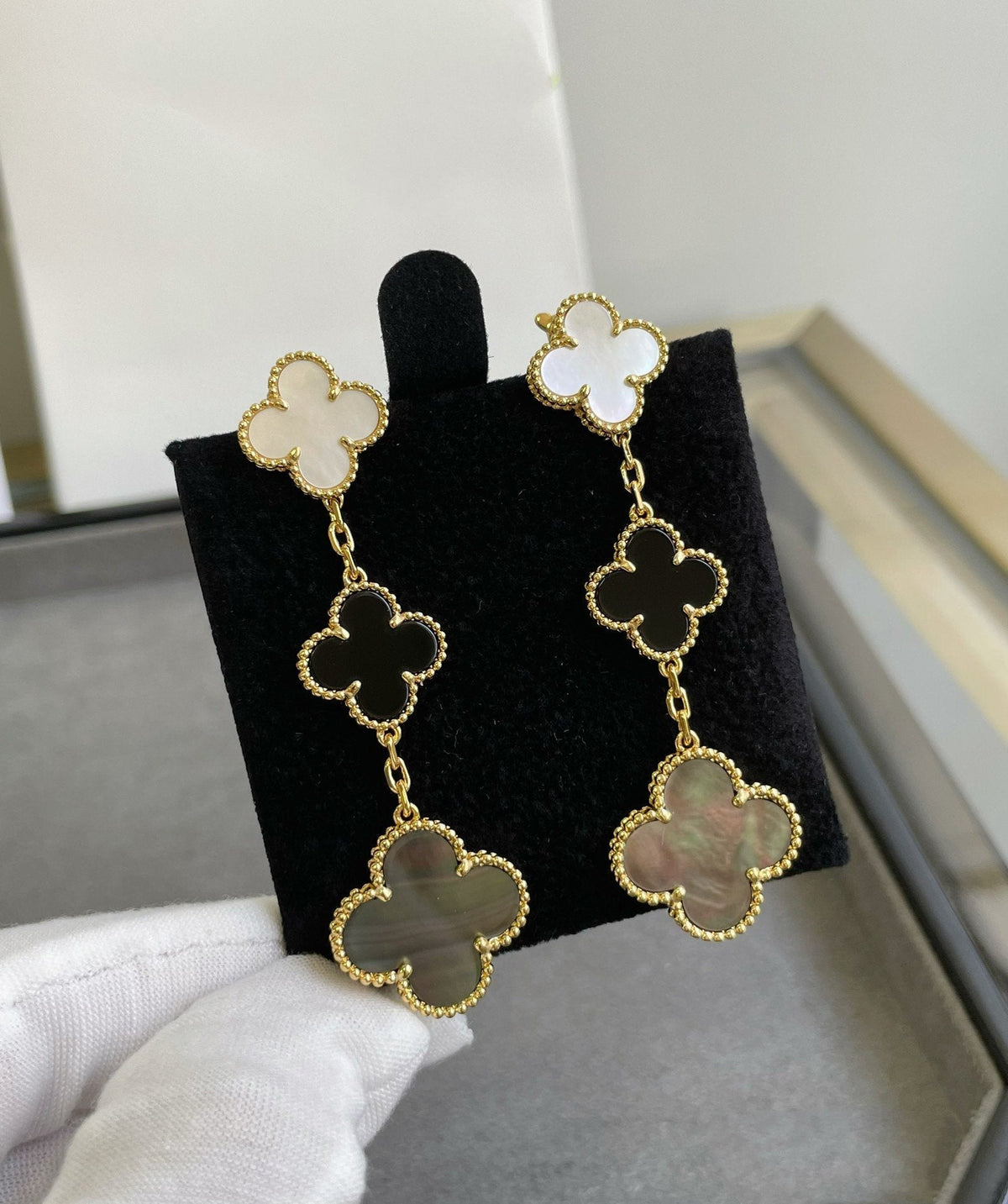 Miro CLOVER 3 MOTIF MOP ONYX DARK MOP PINK GOLD EARRINGS