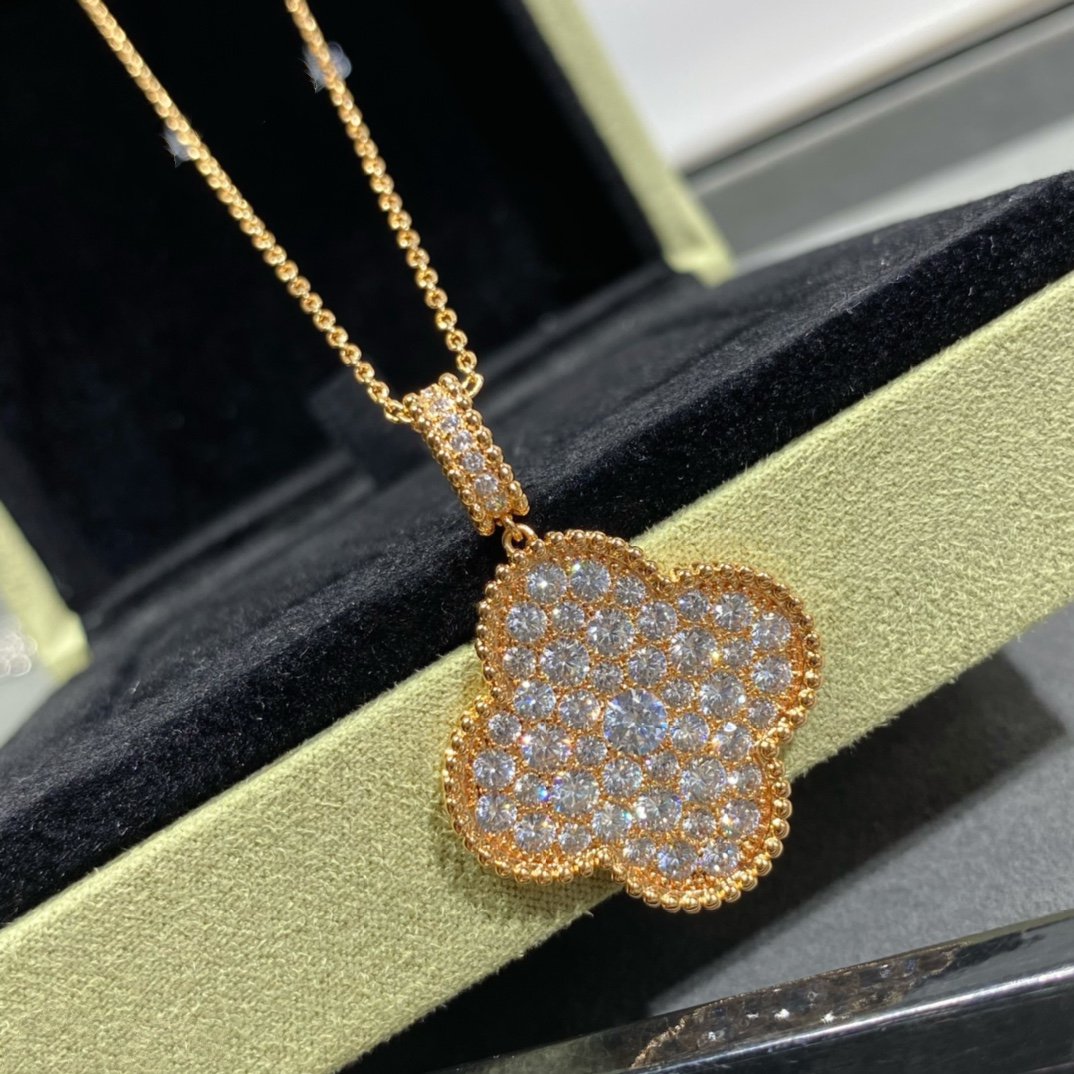 Miro CLOVER 25MM LARGE PEDANT DIAMOND PAVED LONG NECKLACE